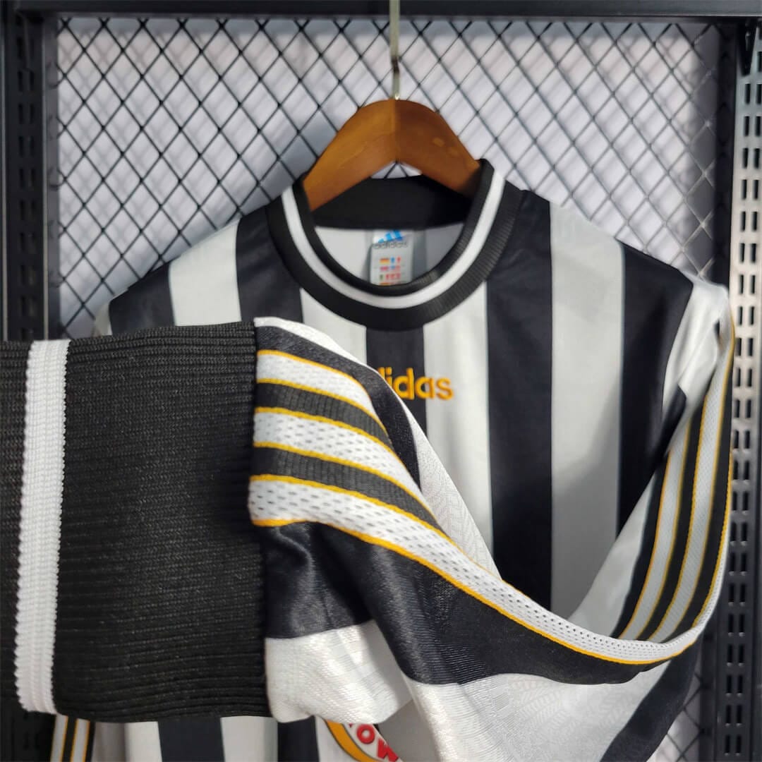 Newcastle United 1997/1999 Home Kit – Longe Sleeve