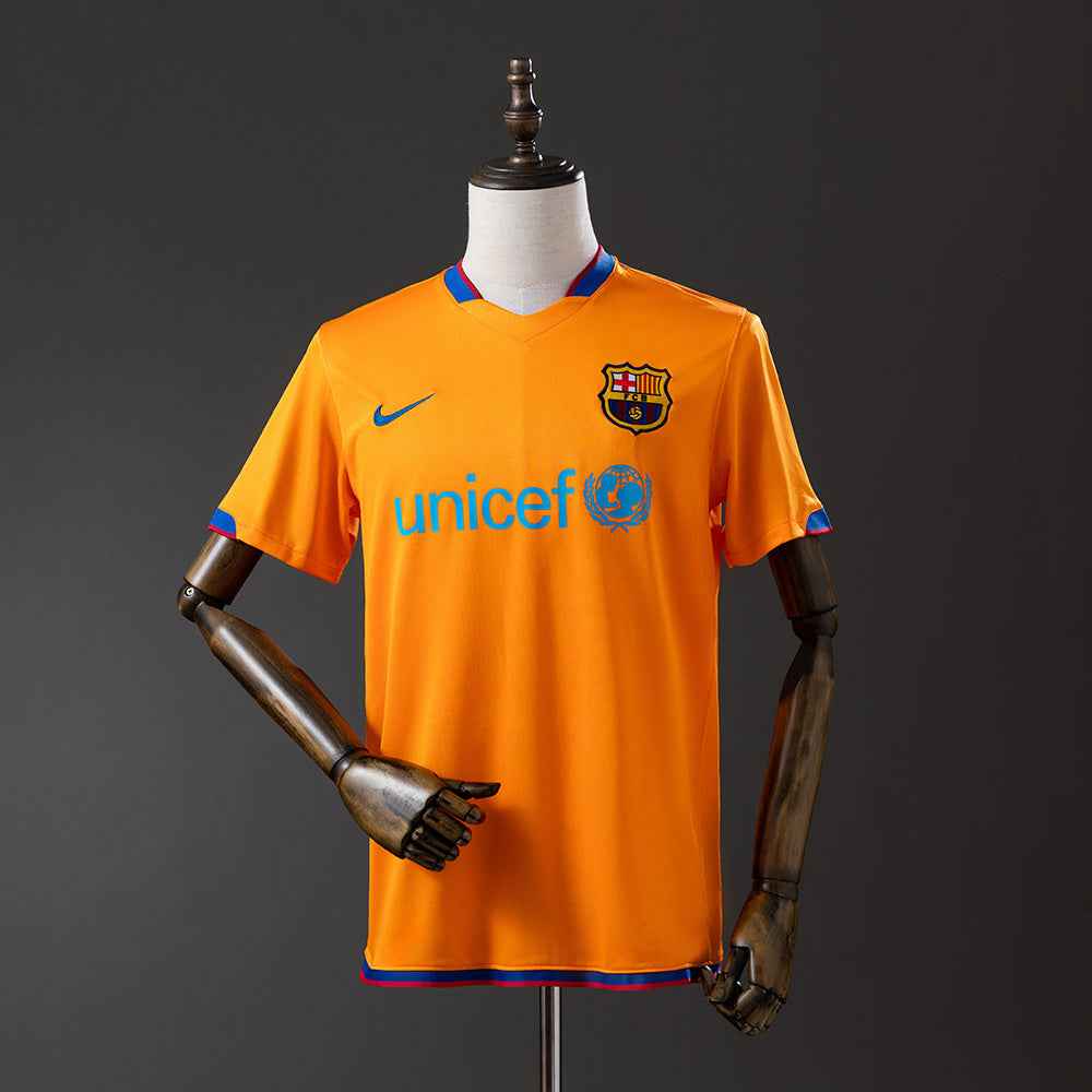Barcelona 06/07 Away