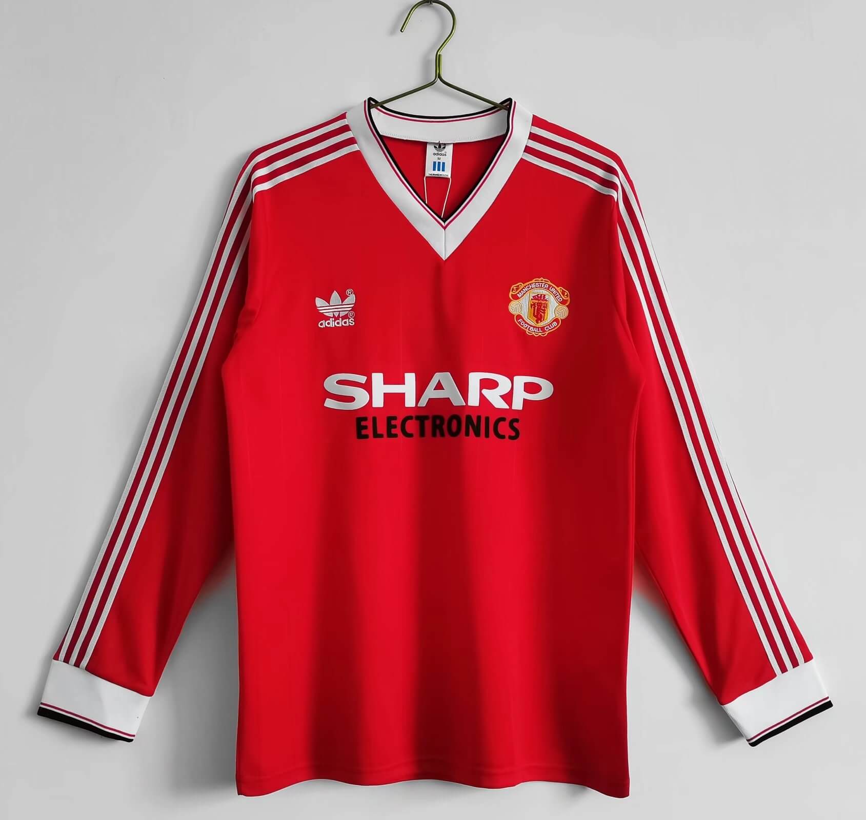 Manchester United 1982/1983 Home Kit – Long Sleeve