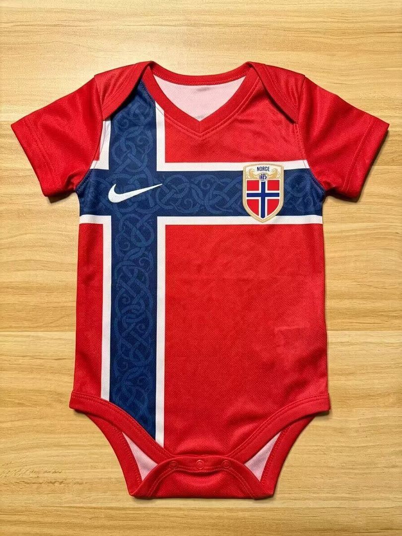 26 Norway Home Baby, front