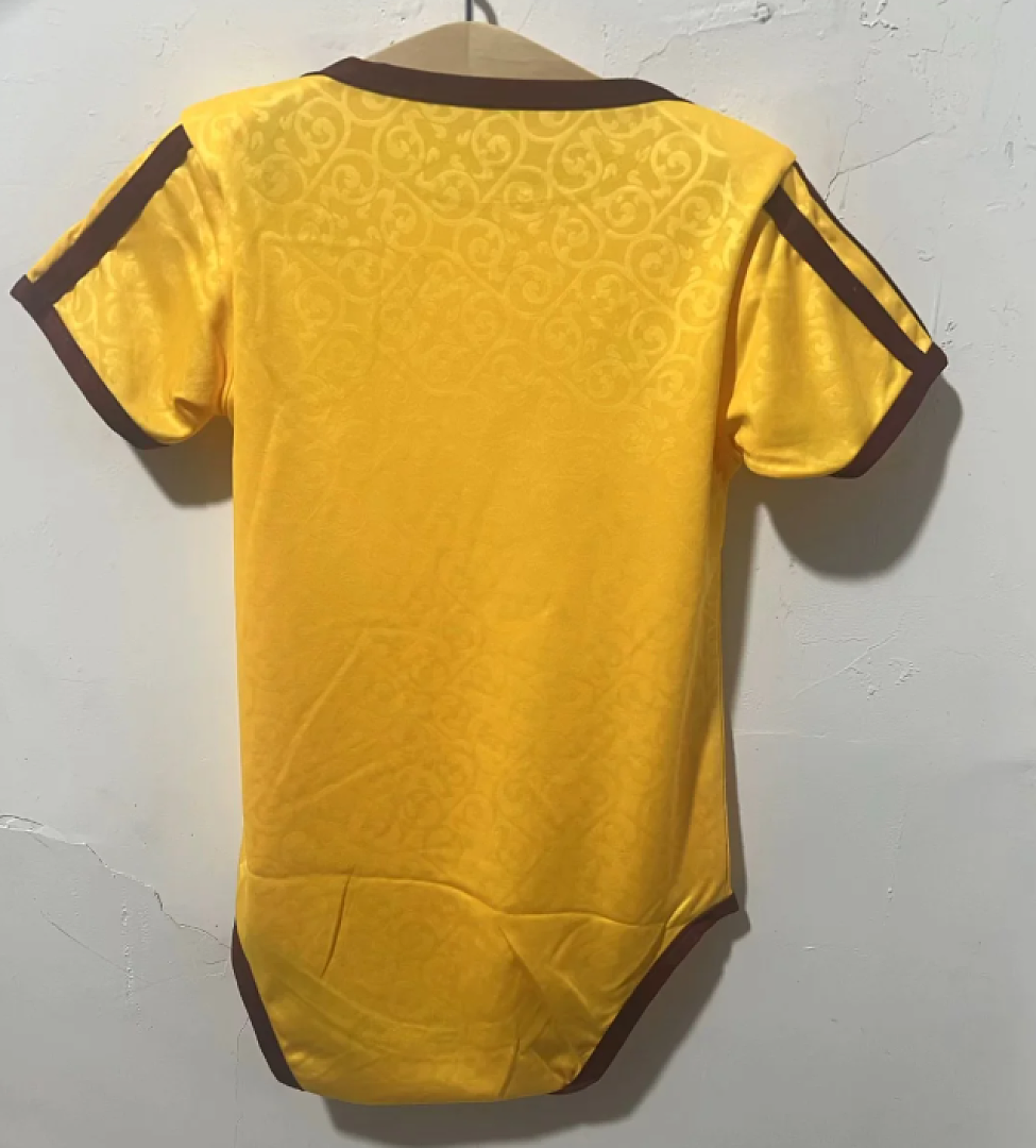 Spain yellow Baby, front