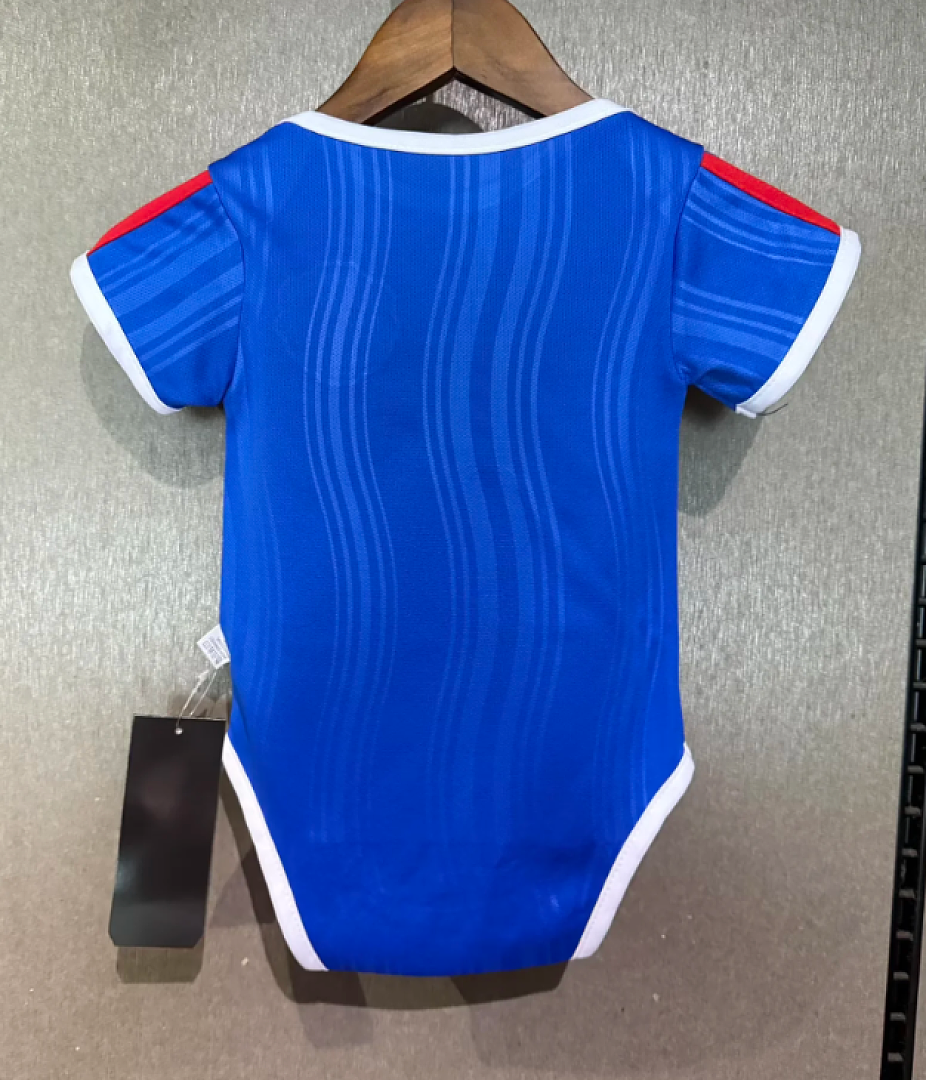 26-27 M-U blue Away Baby, front