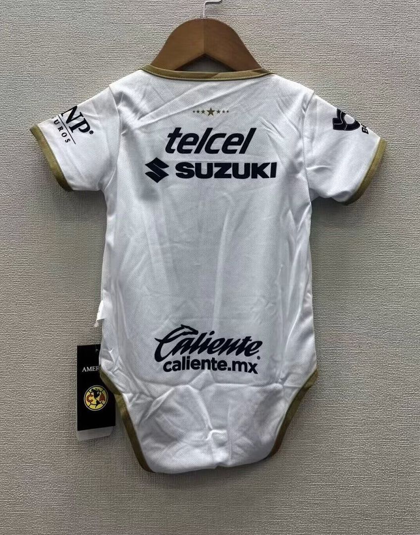26-27 Pumas white Away Baby, front