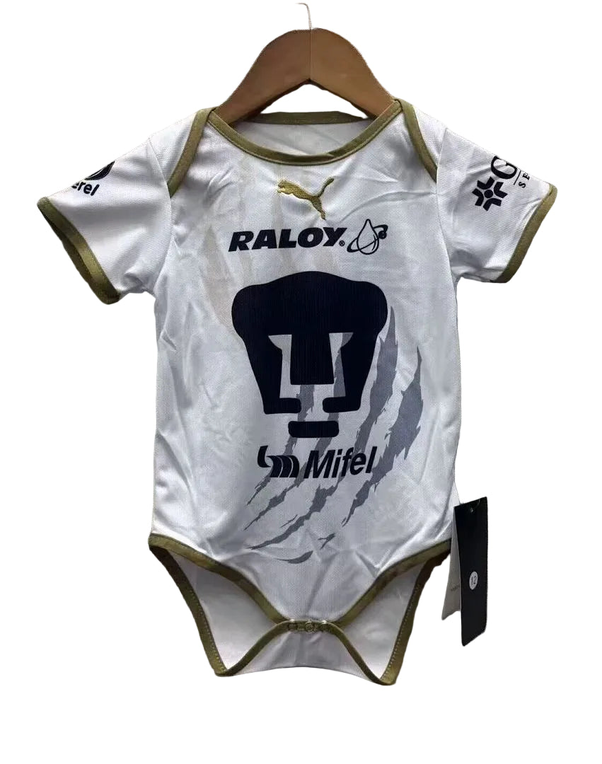26-27 Pumas white Away Baby, back