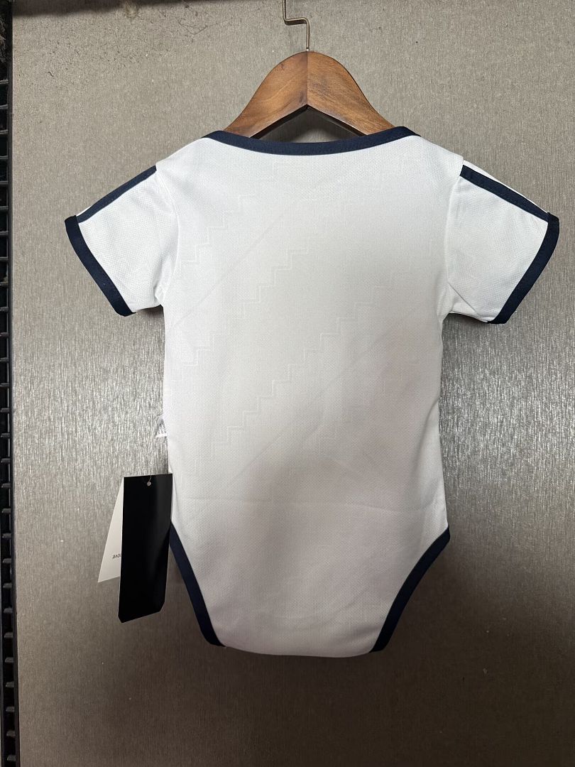 26-27 Bayern white Away Baby, front