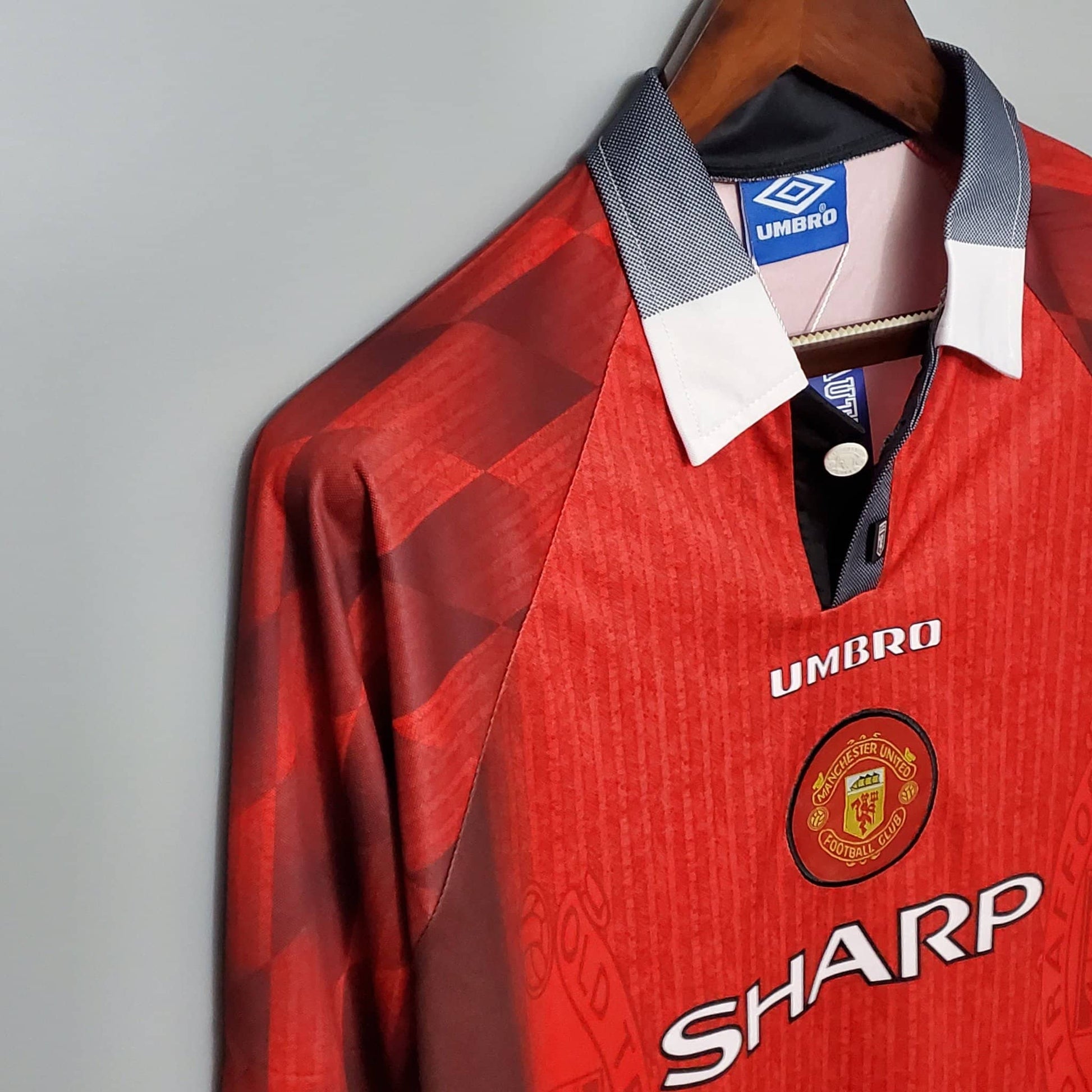 Manchester United 1996/1997 Home Kit – Long Sleeves