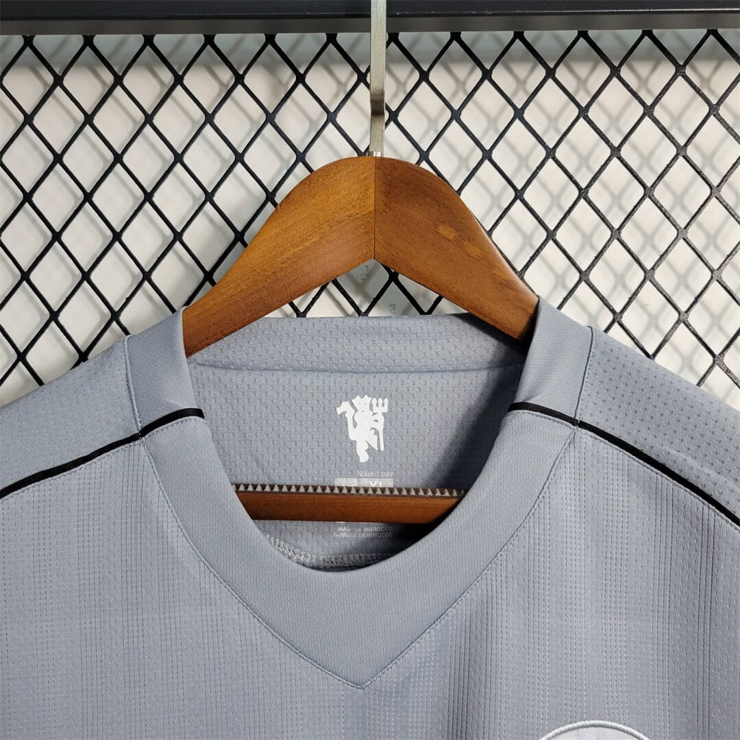 Manchester United 2007/2008 Goalkeeper Kit 4 – Long Sleeve