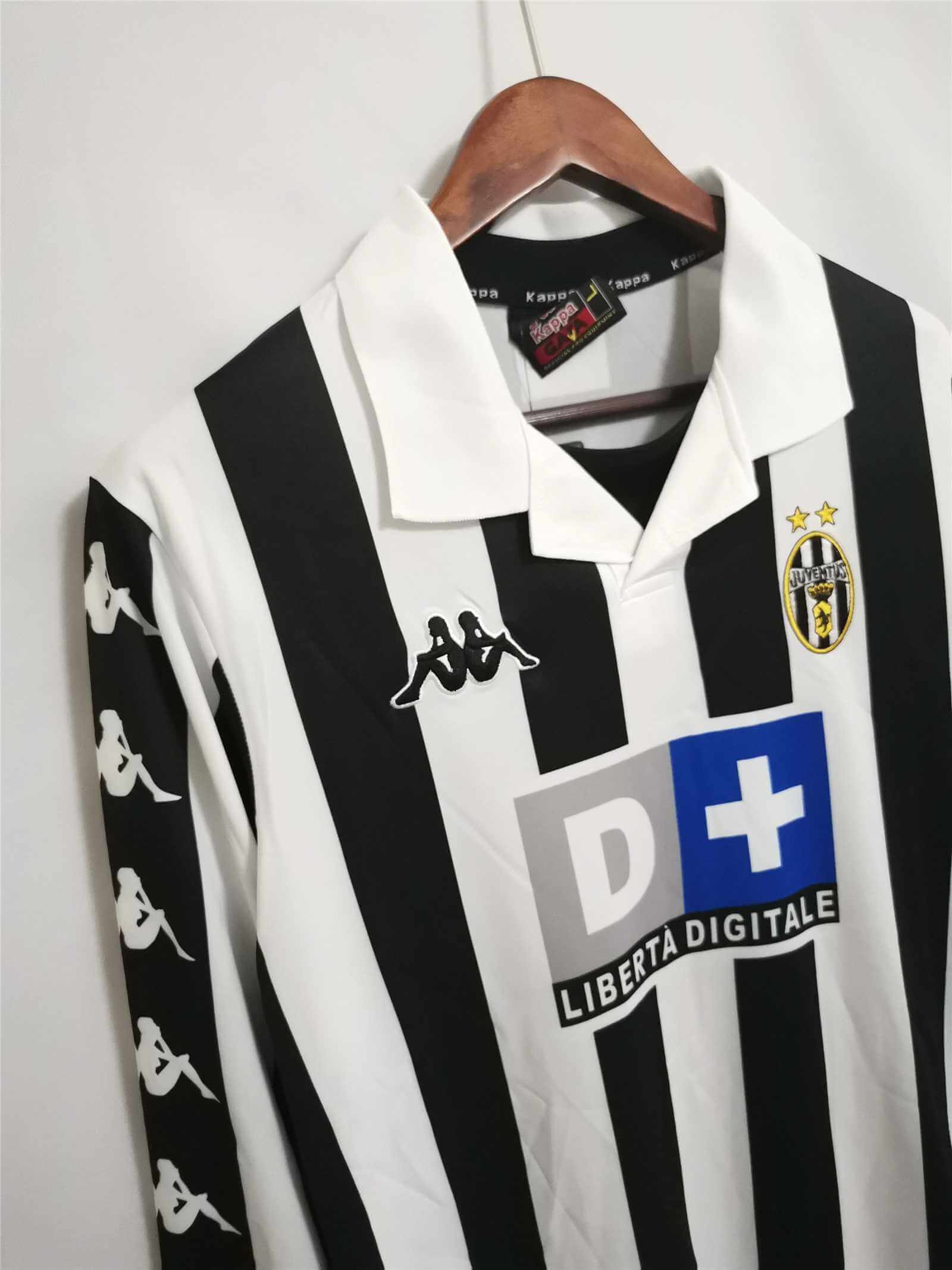 Juventus 1999/2000 Home kit – Long sleeve