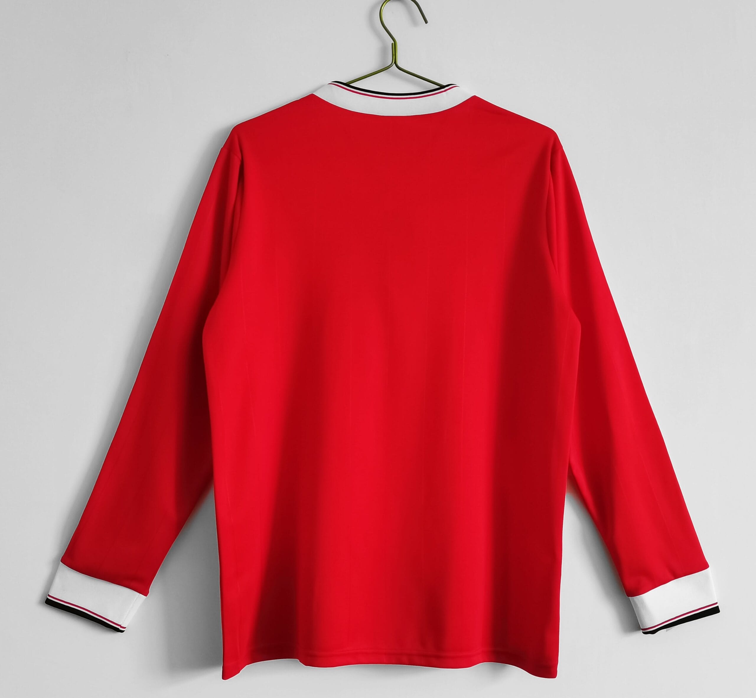 Manchester United 1982/1983 Home Kit – Long Sleeve