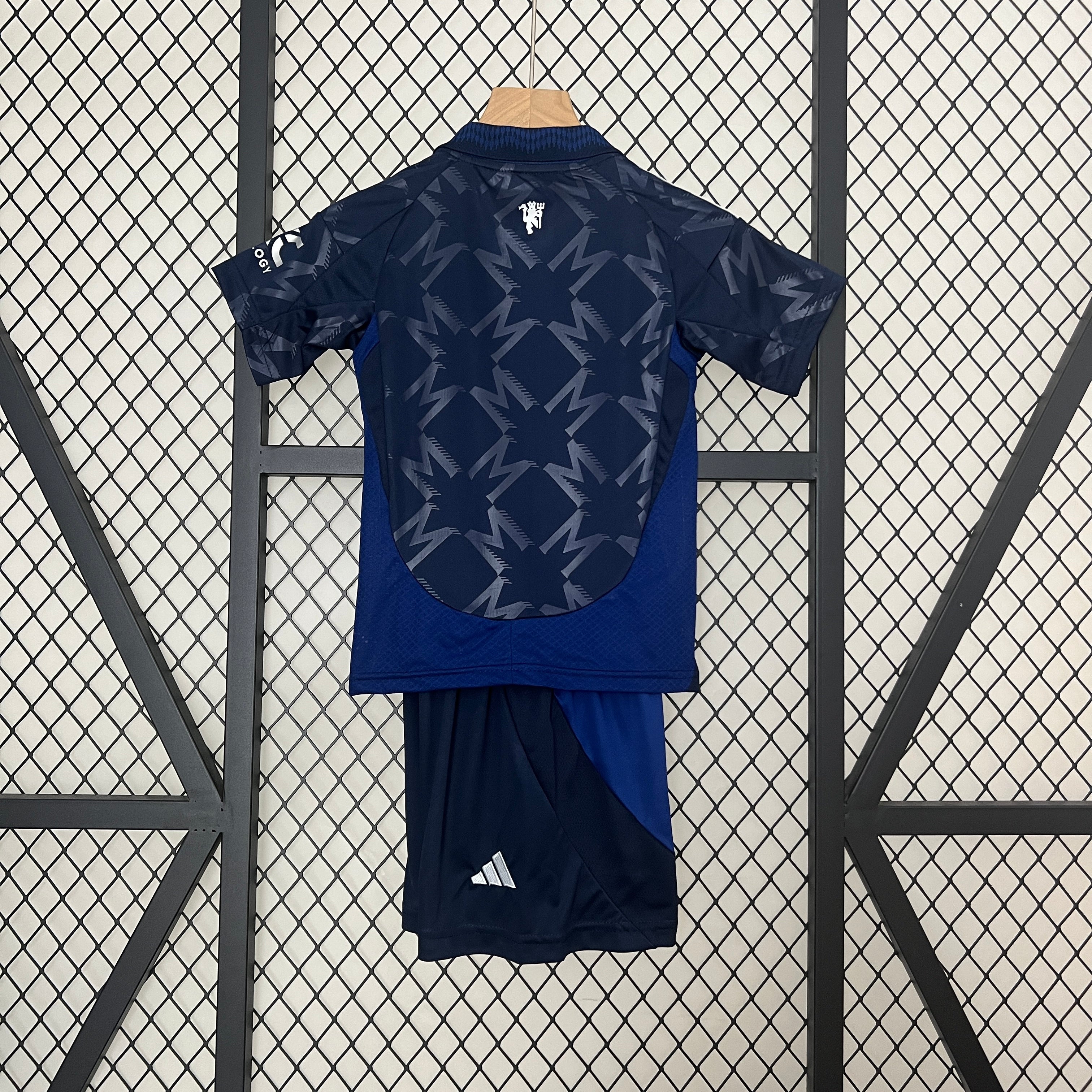 Man United 24/25 (Away)