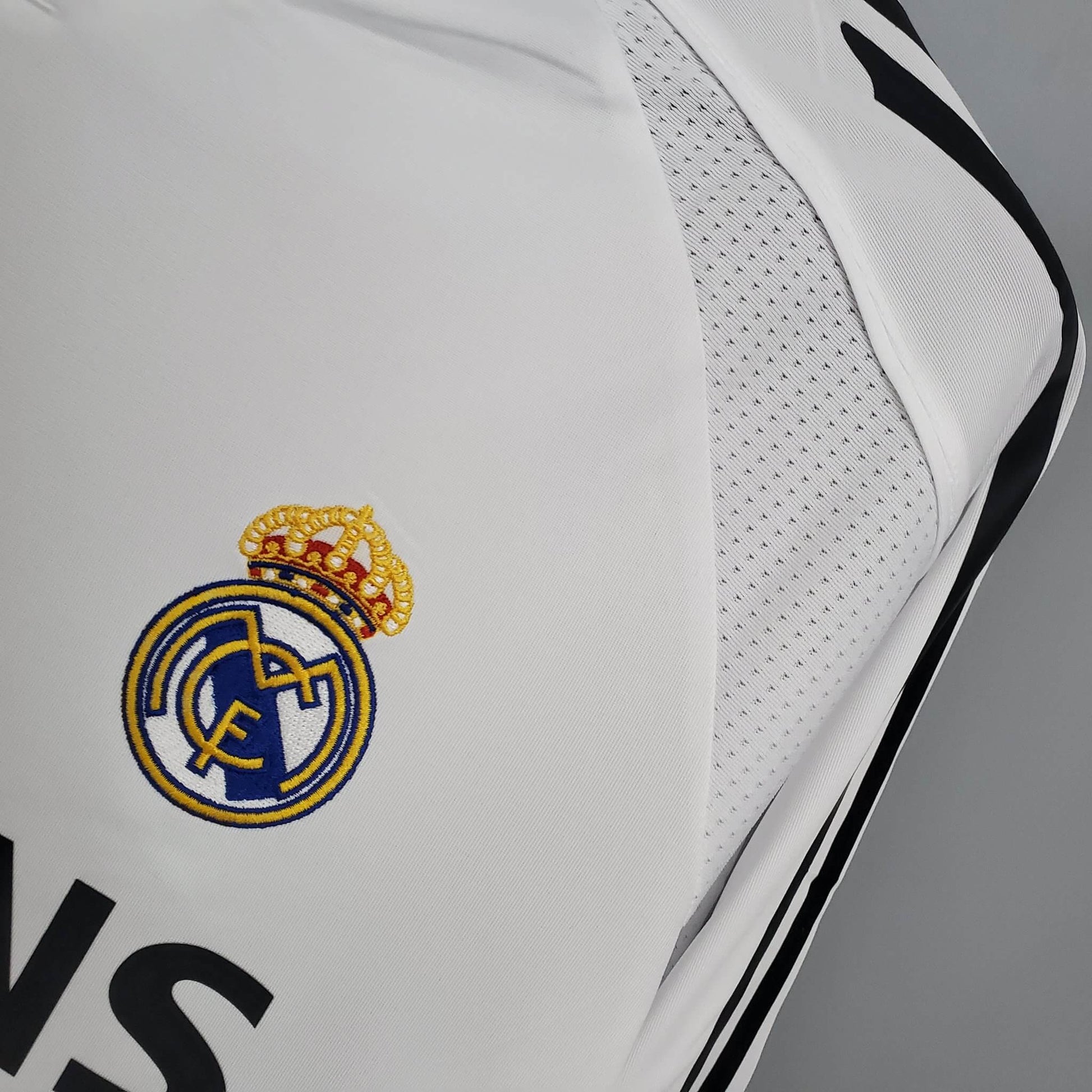 Real Madrid 2005/2006 Home Kit – Long Sleeves