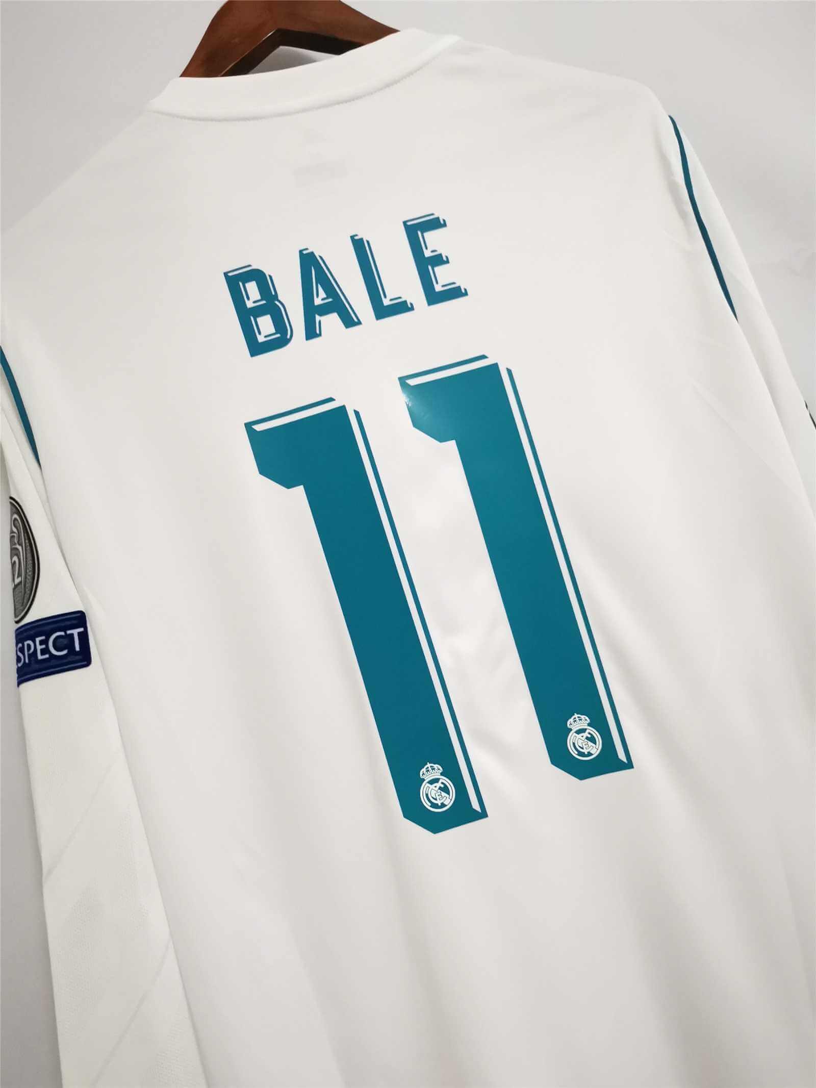 Real Madrid 2017/2018 Home Kit – long sleeves