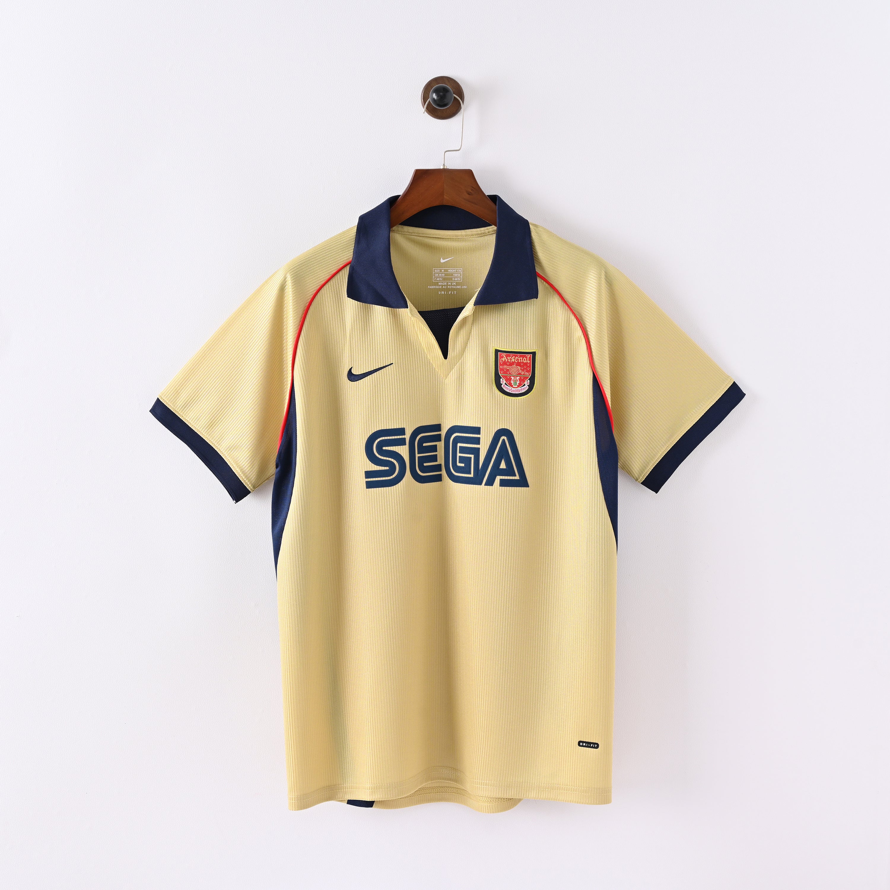Arsenal 01/02 (Away)