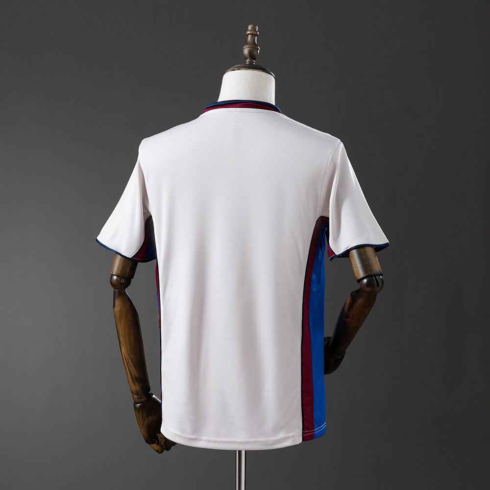 Barcelona 98/99 Away