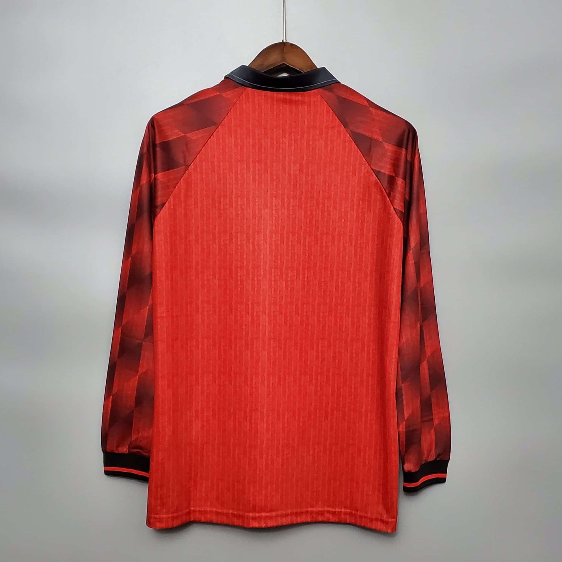Manchester United 1996/1997 Home Kit – Long Sleeves