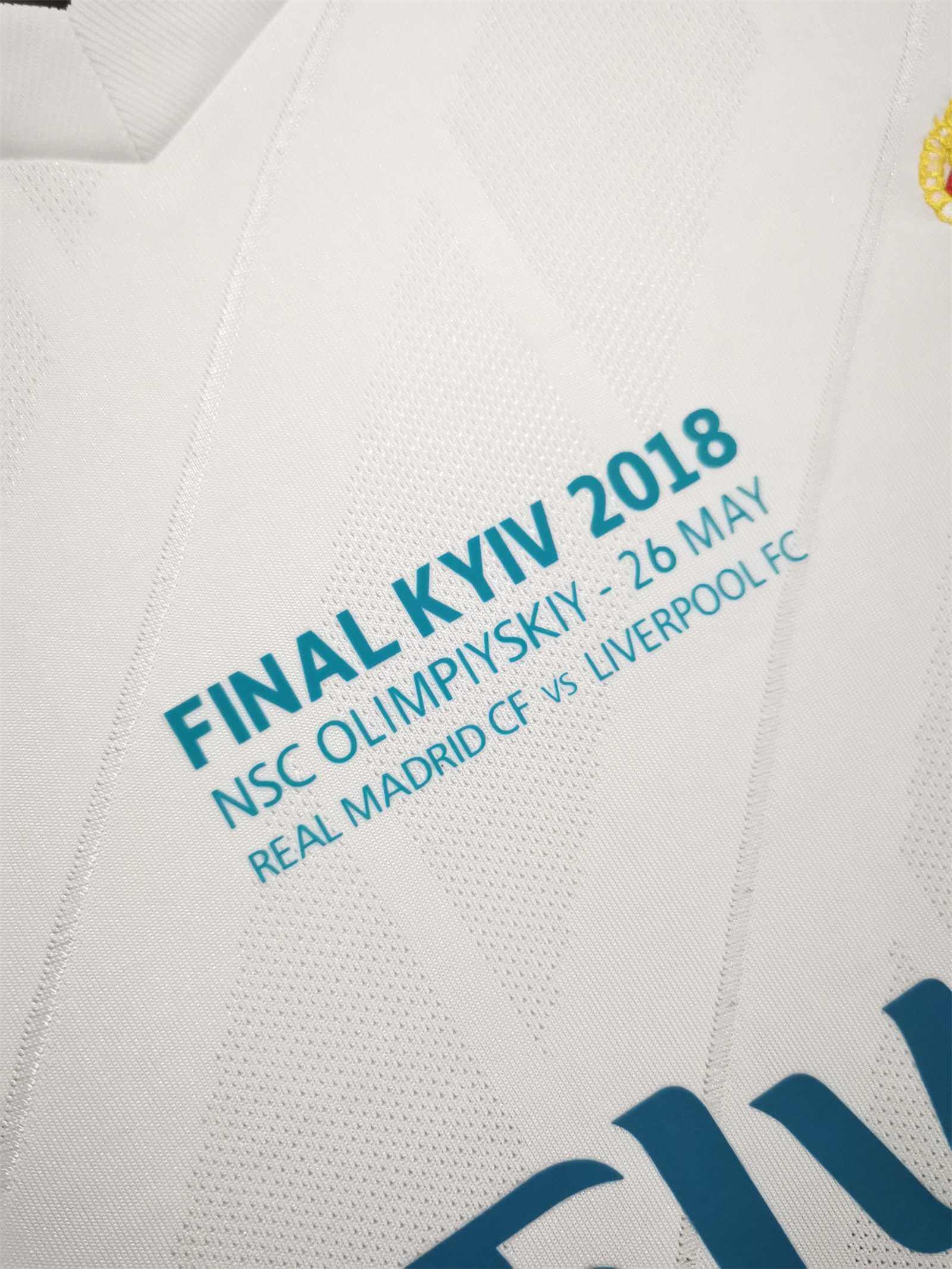 Real Madrid 2017/2018 Home Kit – long sleeves