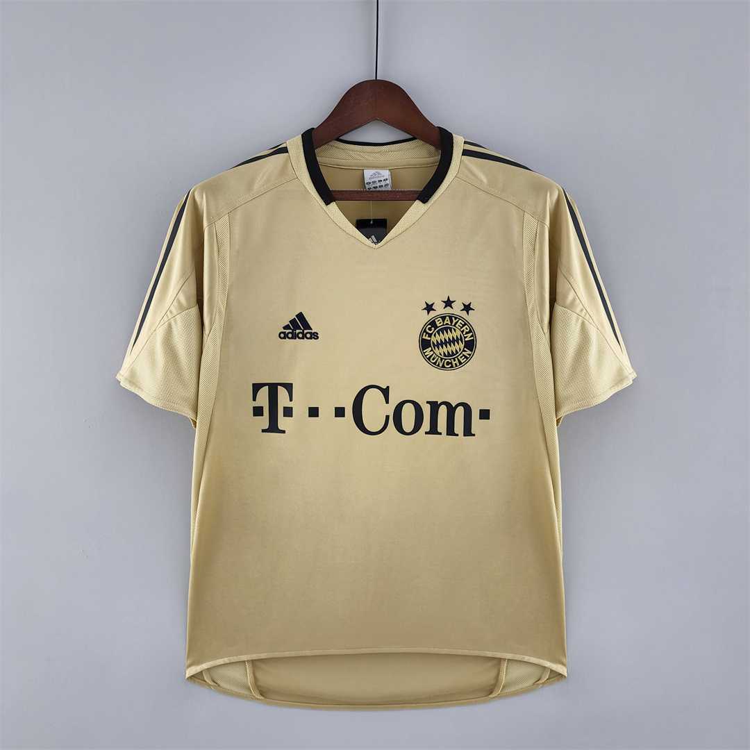 Bayern 04/05(away)