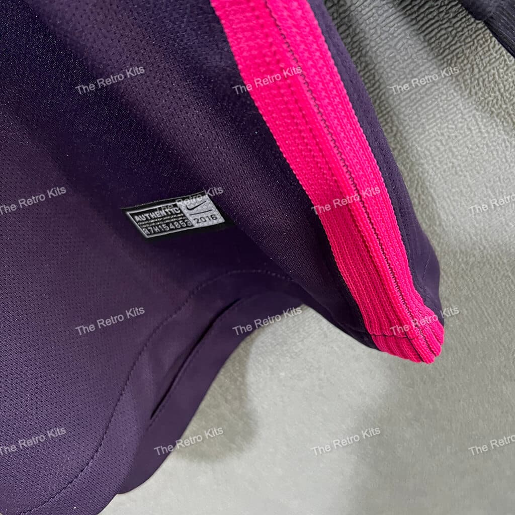 FC Barcelona 2016/2017 Away Kit – Long Sleeves
