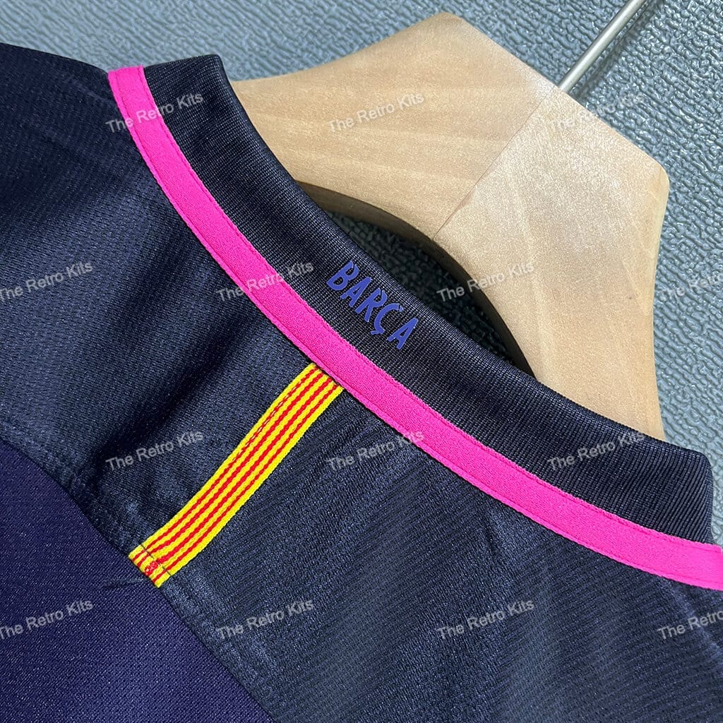 FC Barcelona 2016/2017 Away Kit – Long Sleeves