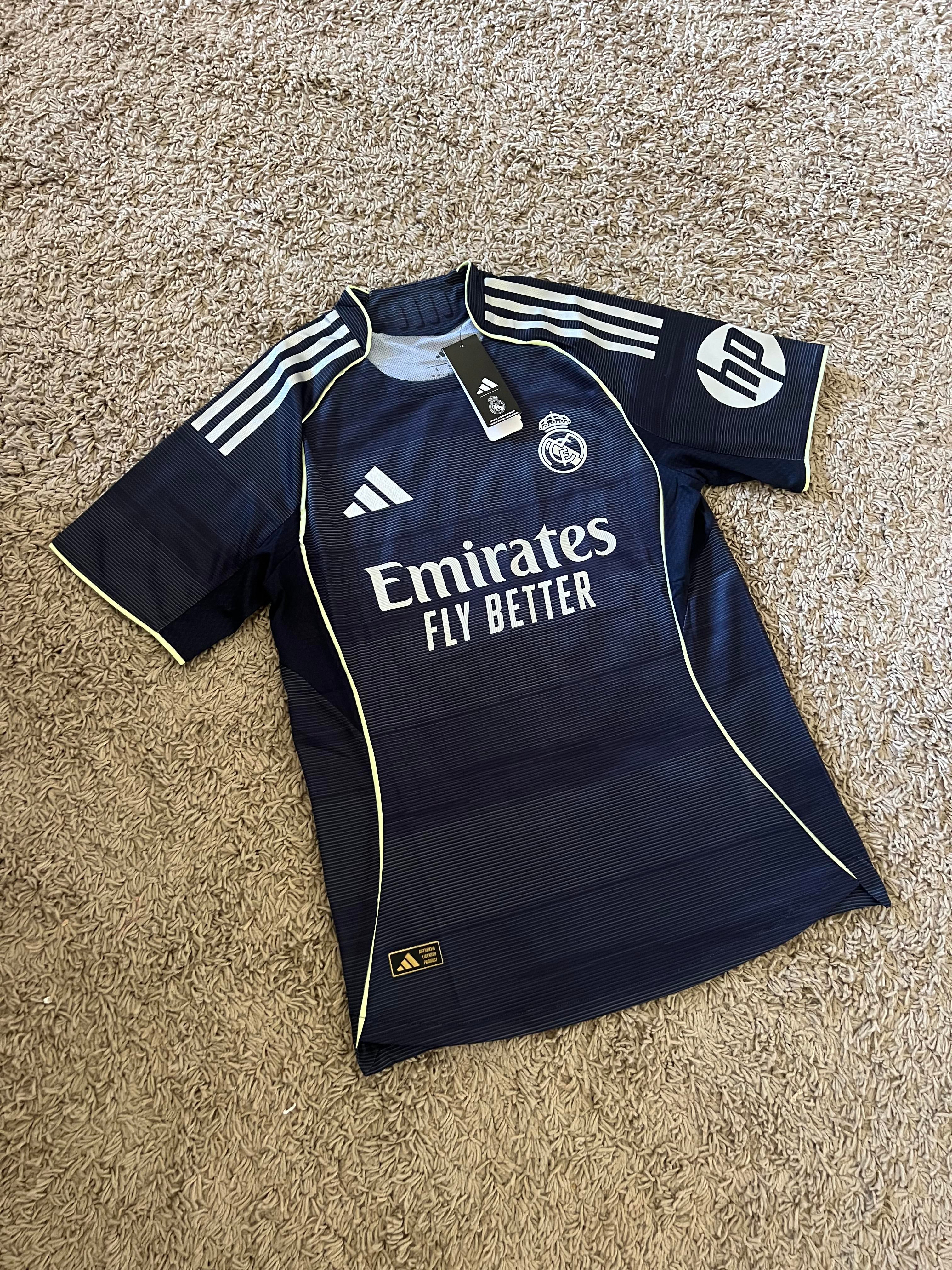 Real Madrid 25/26 (Away)