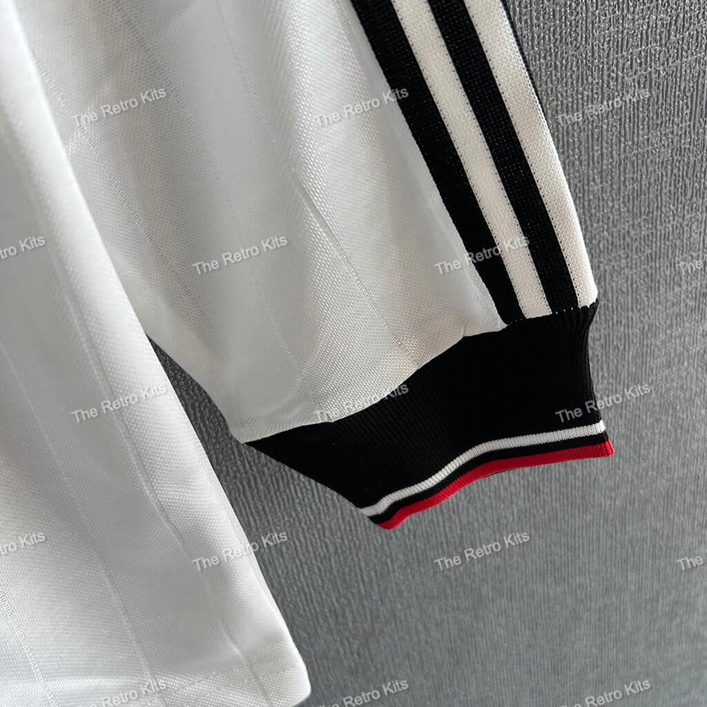 Manchester United 1982/1984 Away Kit – Long Sleeve