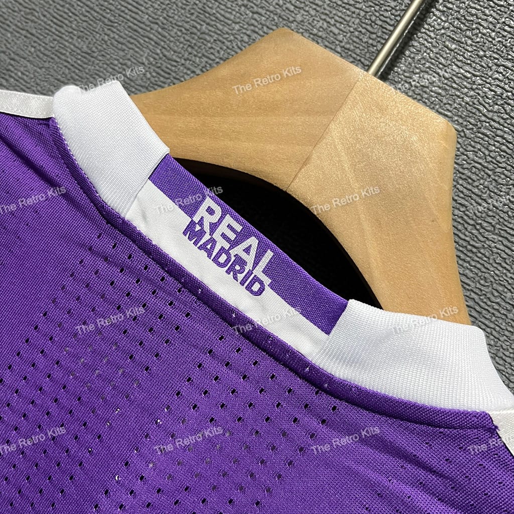 Real Madrid 2016/2017 Away kit Long Sleeve – Player version