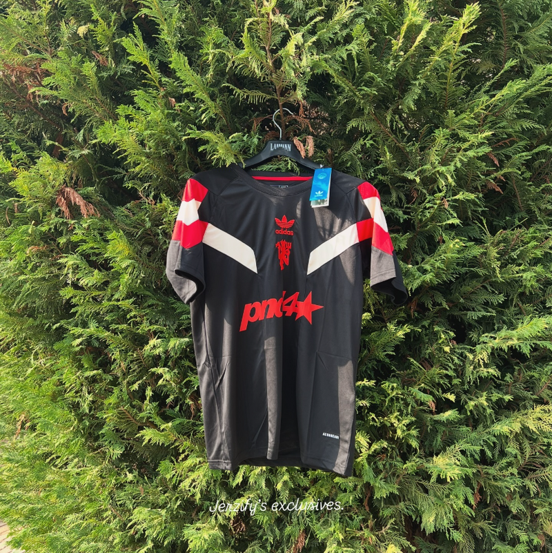 STOCK: MANCHESTER UNITED X PARTYNEXTDOOR (S-XL)