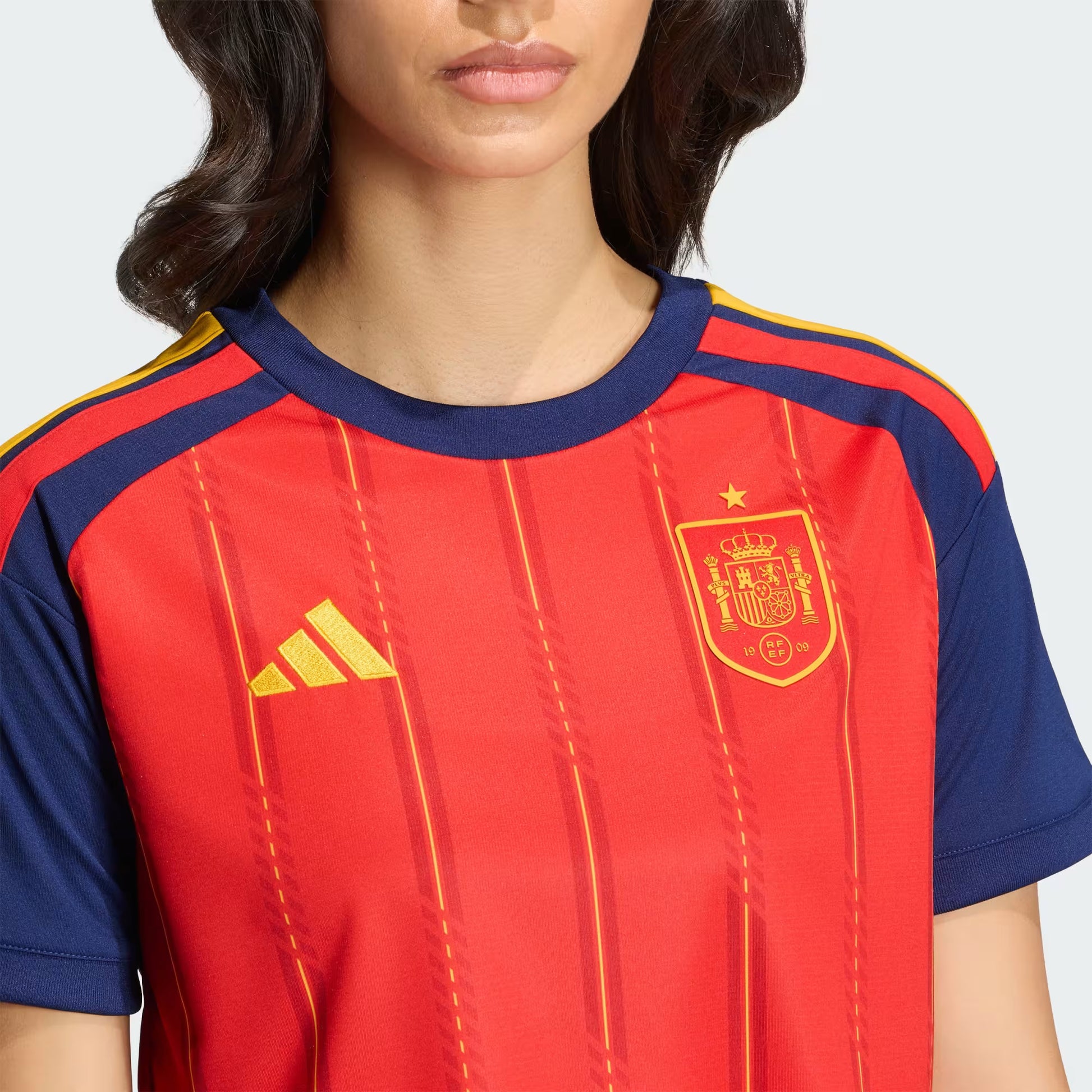 Spain Crop Sleeved