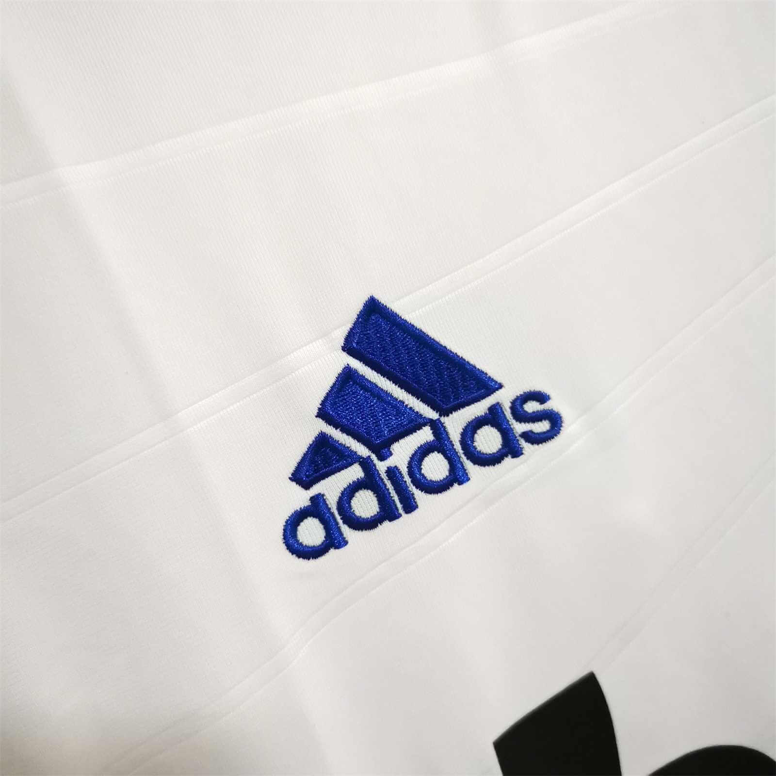 Real Madrid 2010/2011 Home kit – Long Sleeve
