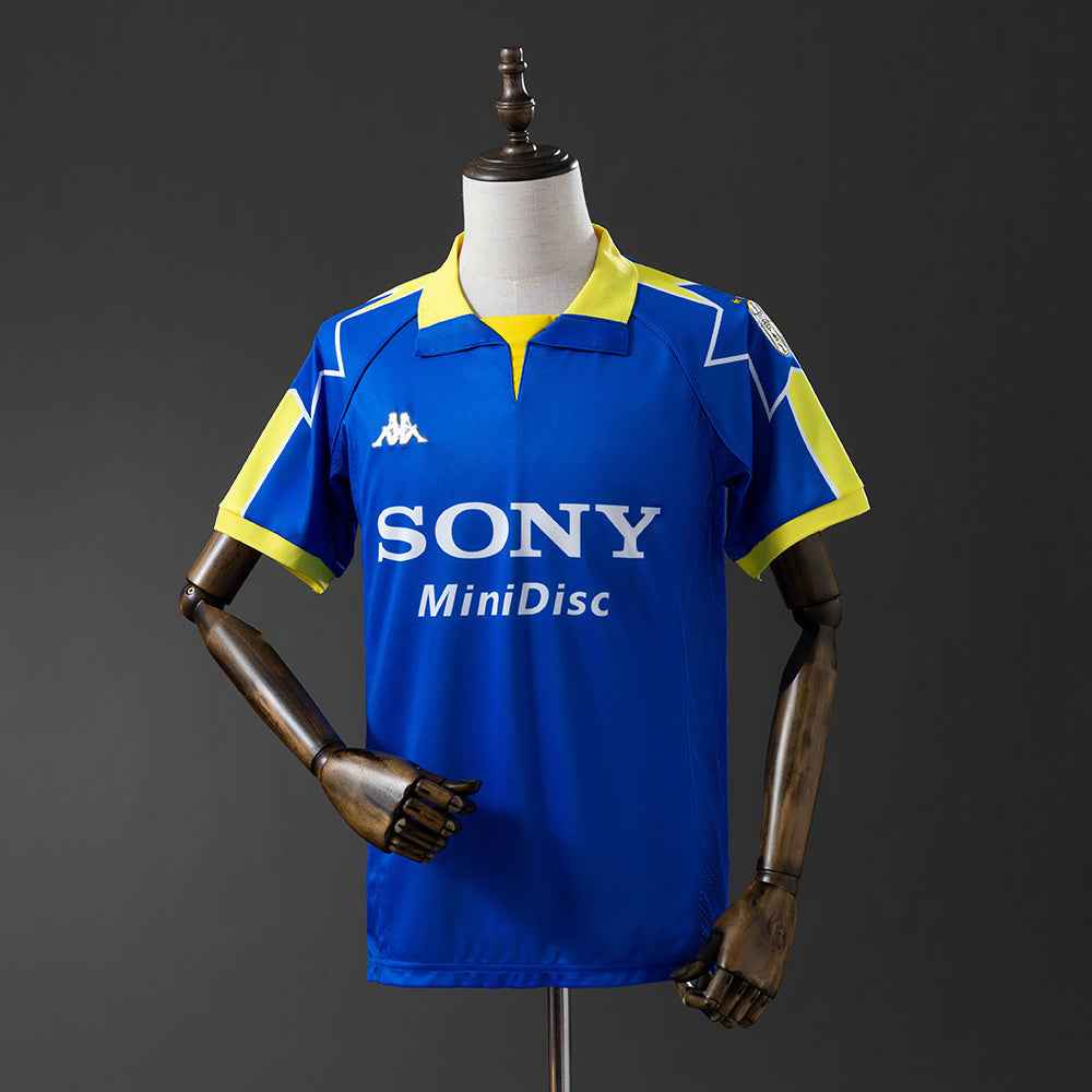 Juventus Away 1997/99
