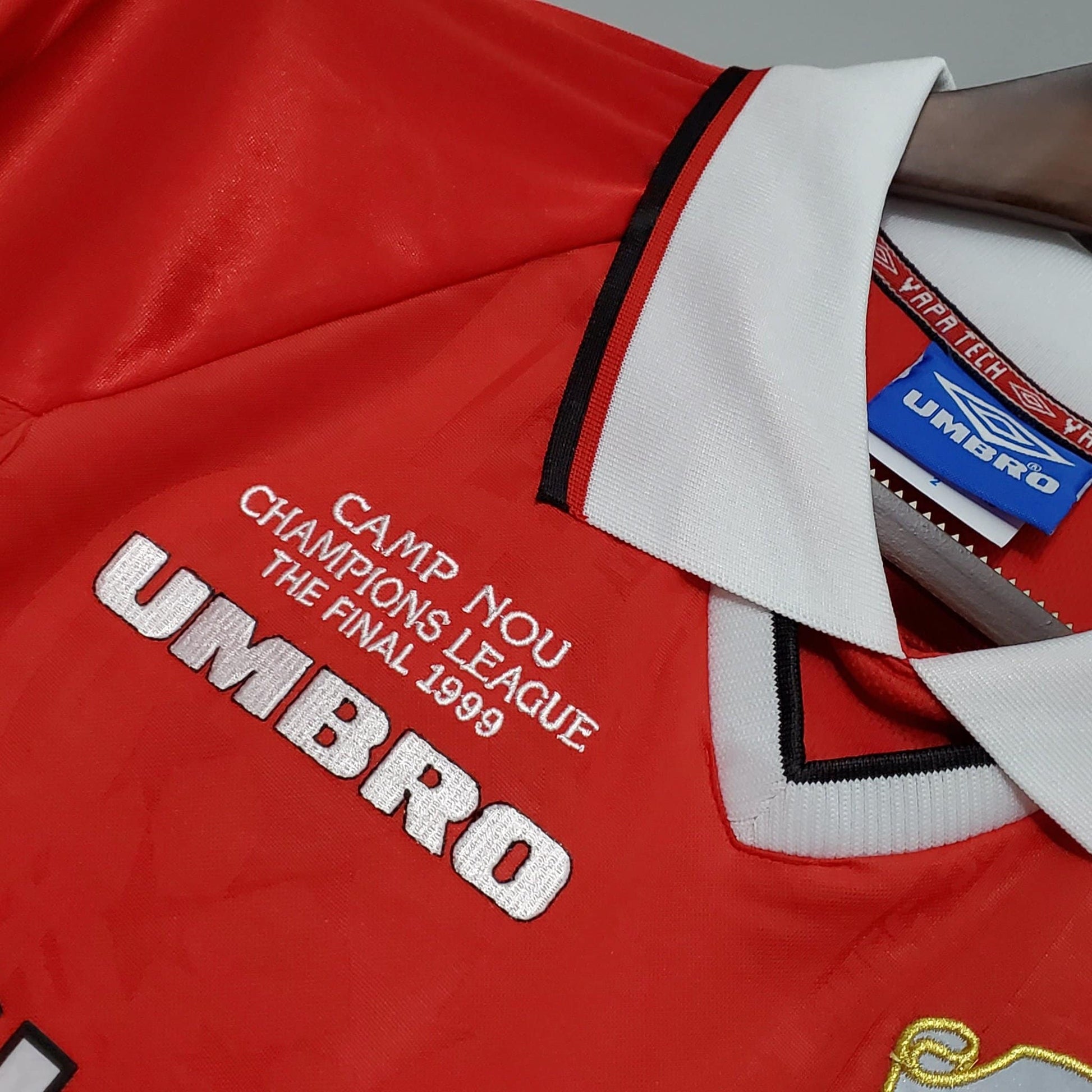 Manchester United 1999/2000 Champions League Home Kit – Long Sleeves