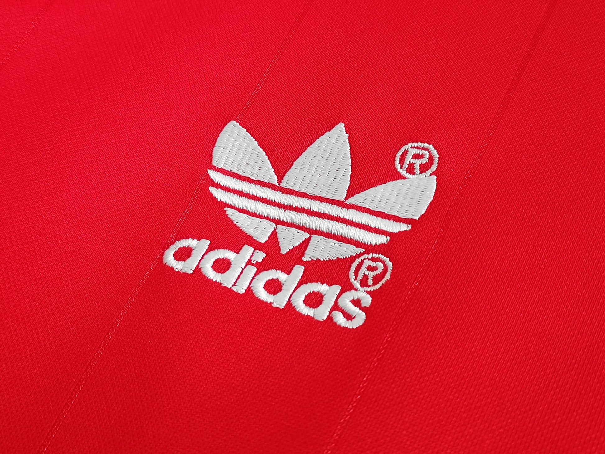 Manchester United 1982/1983 Home Kit – Long Sleeve
