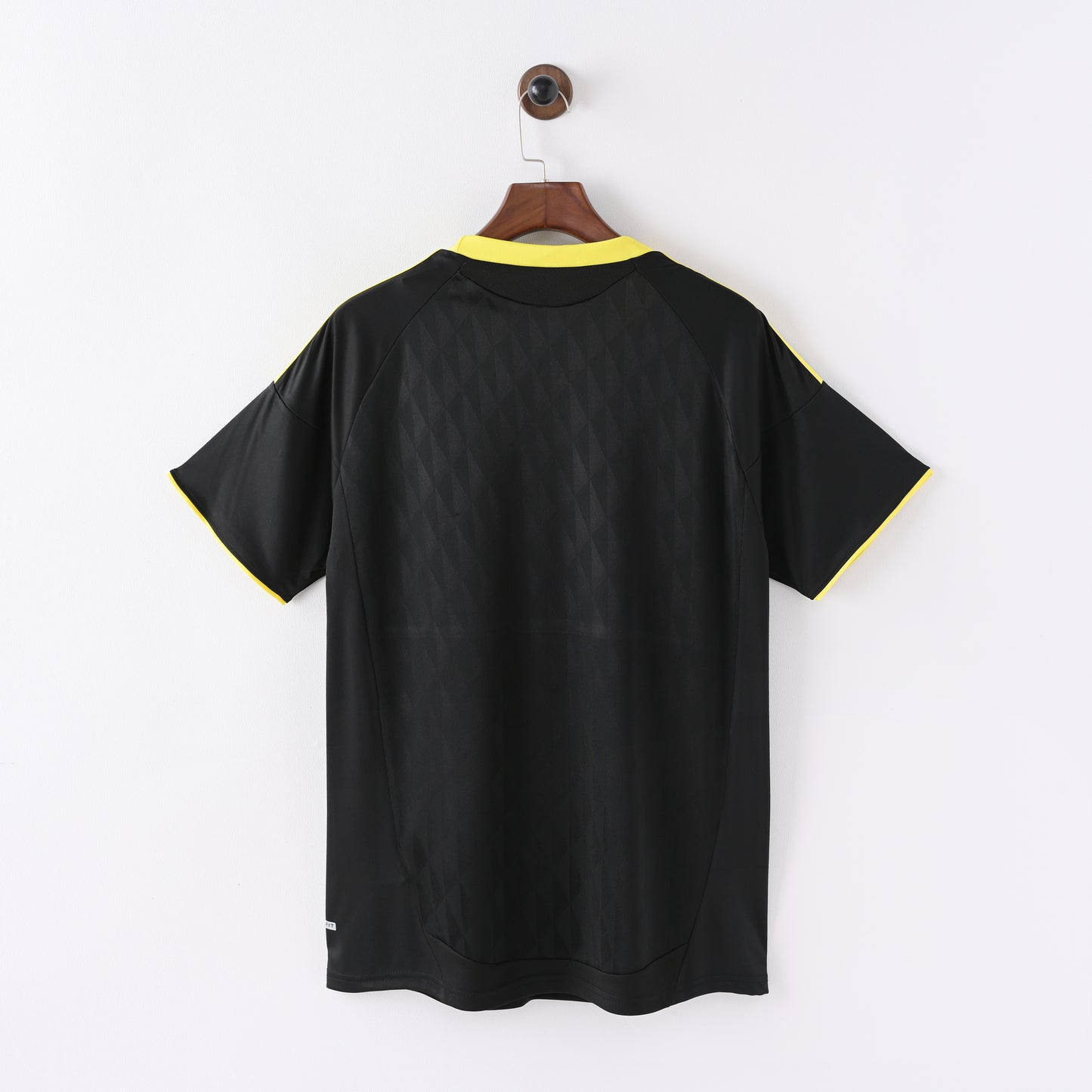 Liverpool 10/11 (away)