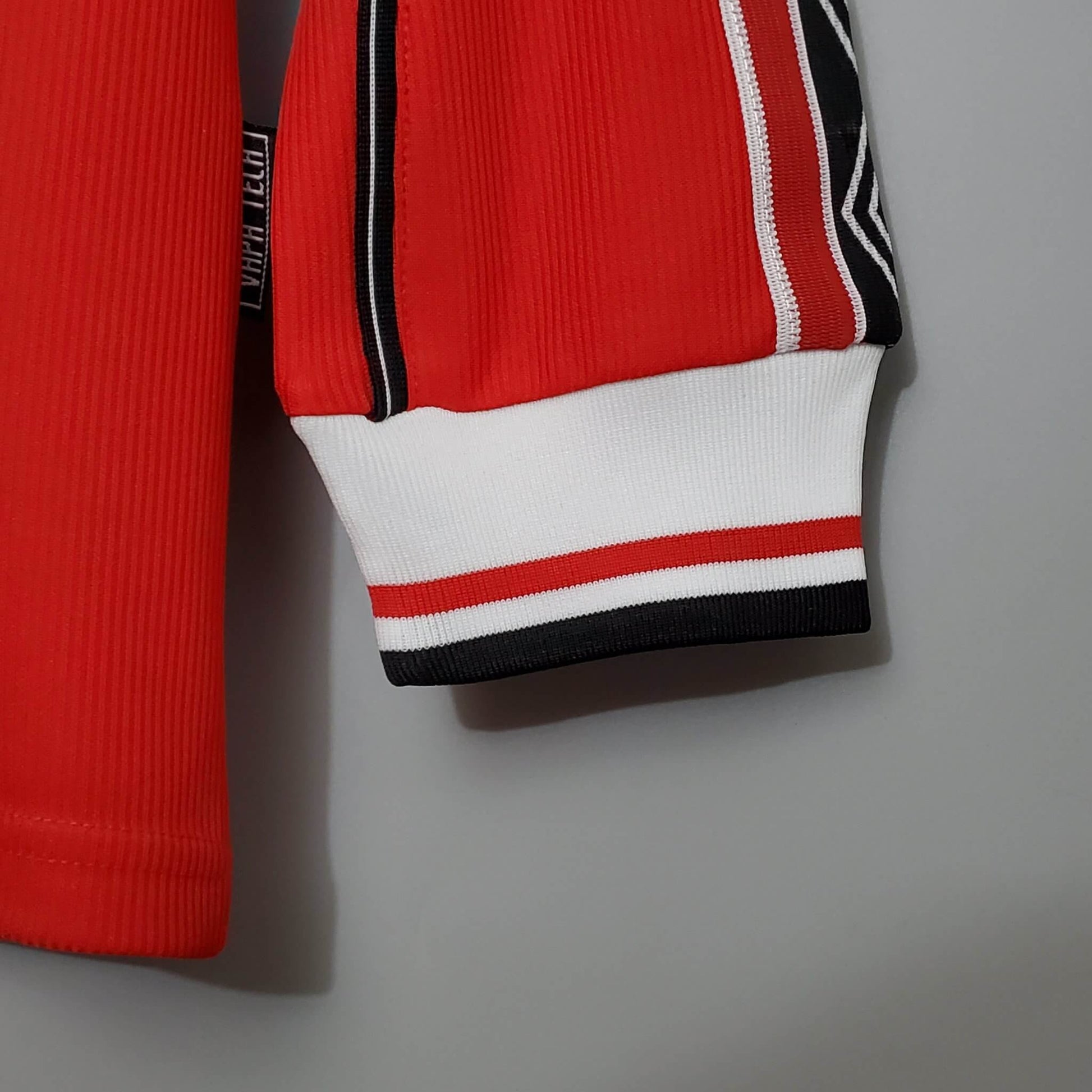 Manchester United 1998/2000 Home Kit – Long Sleeve