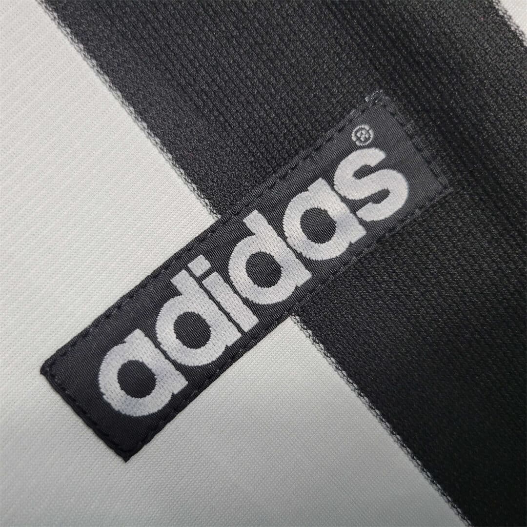Newcastle United 1995/1997 Home Kit – Long sleeve
